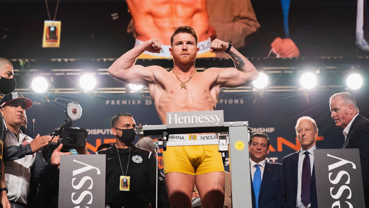 Canelo Alvarez vs Gennady Golovkin 3 on weight in Las Vegas (video)